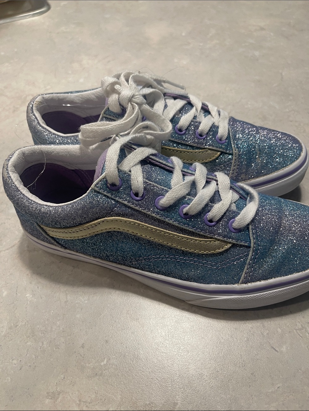 VANS - Picture 2 of 7